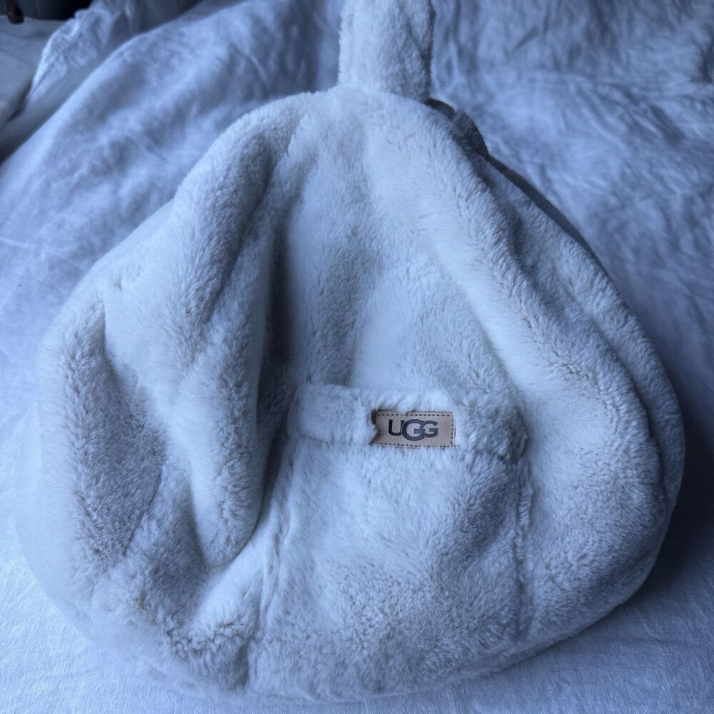 UGG Tablet Laptop Dawson Pouf Beanbag - Off White Faux Fur Pillow w/Pocket